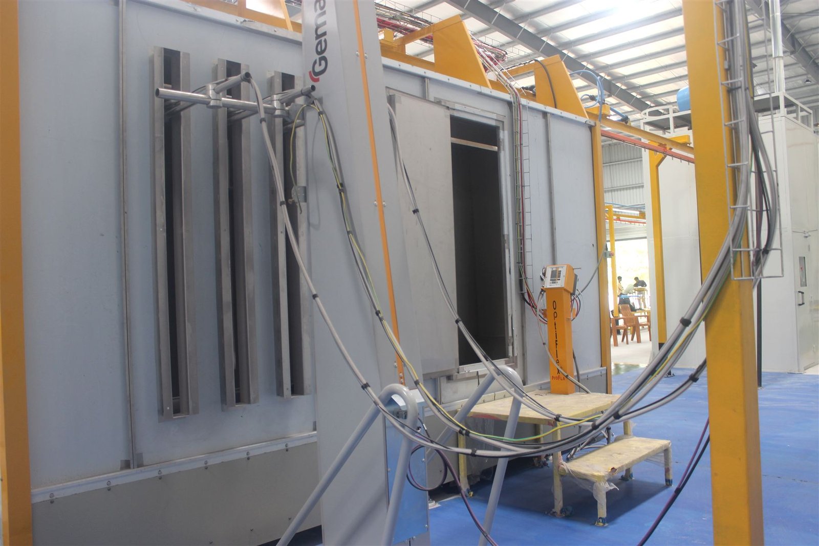 Gema powder coating application booth for aluminium profiles