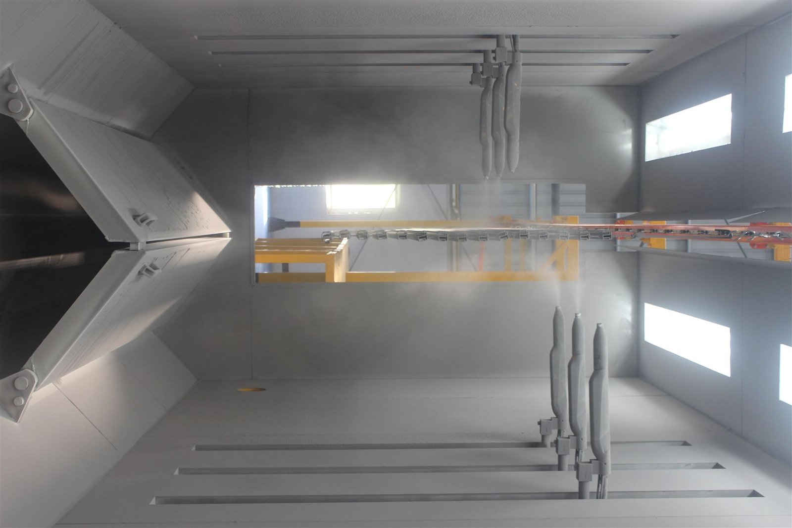 Gema electrostatic powder coating application on aluminium profiles